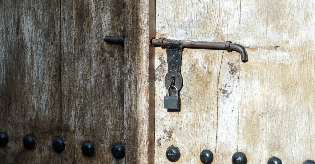 door lock repair home — Rapid Keys Locksmith