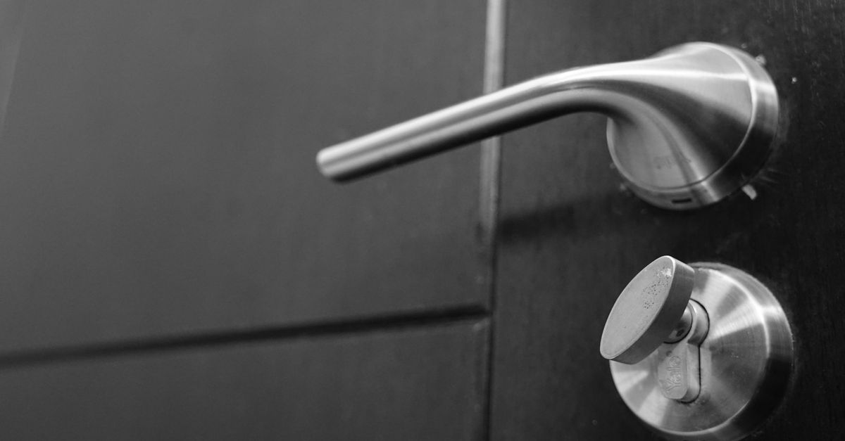 locksmith service technician — Rapid Keys Locksmith