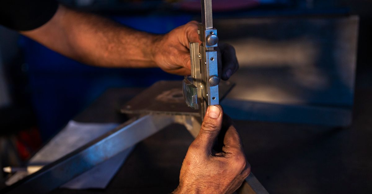 locksmith service technician — Rapid Keys Locksmith