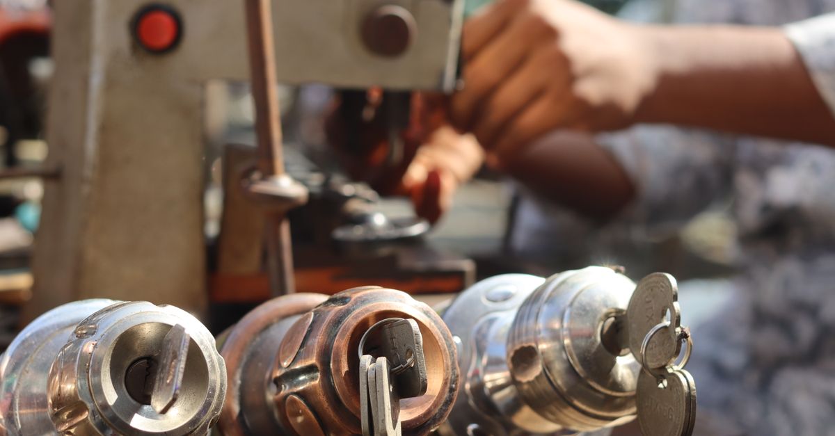 Why Rapid Keys Locksmith — Not a Kiosk, Not a Call Center — Rapid Keys Locksmith